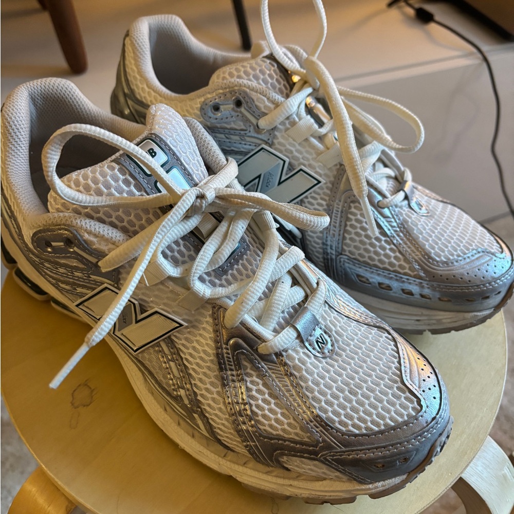 New Balance Men’s White & Silver 1906R Sneakers - Picture 5 of 6